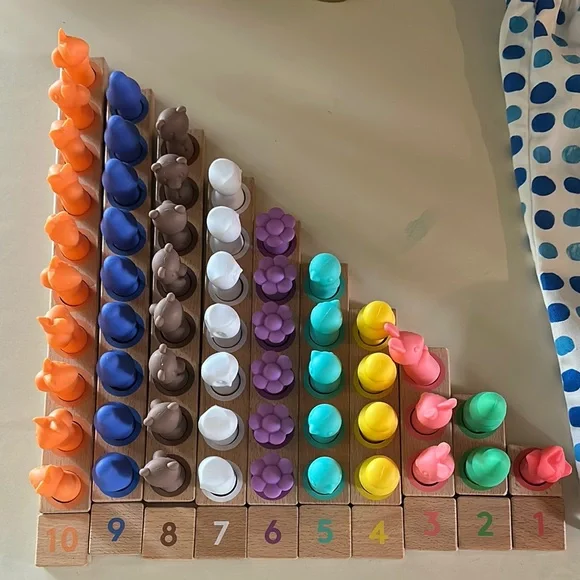 Lovevery Montessori Math Bars & Number Tiles, Nature Counters - Picture 3 of 8